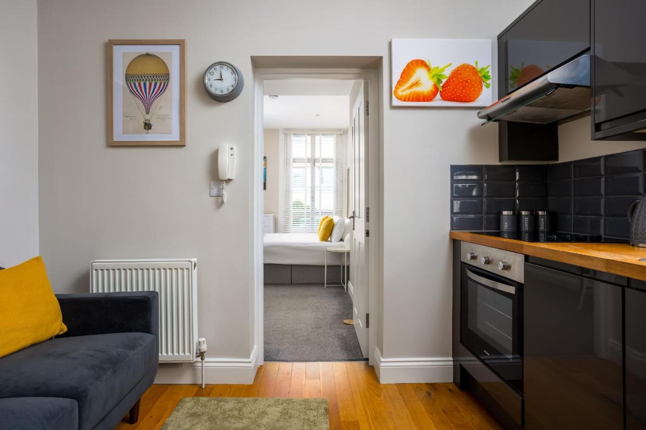 Contemporary Ground Floor Apartment - Town Centre With Parking! Cheltenham Buitenkant foto