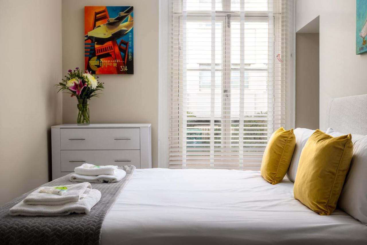 Contemporary Ground Floor Apartment - Town Centre With Parking! Cheltenham Buitenkant foto