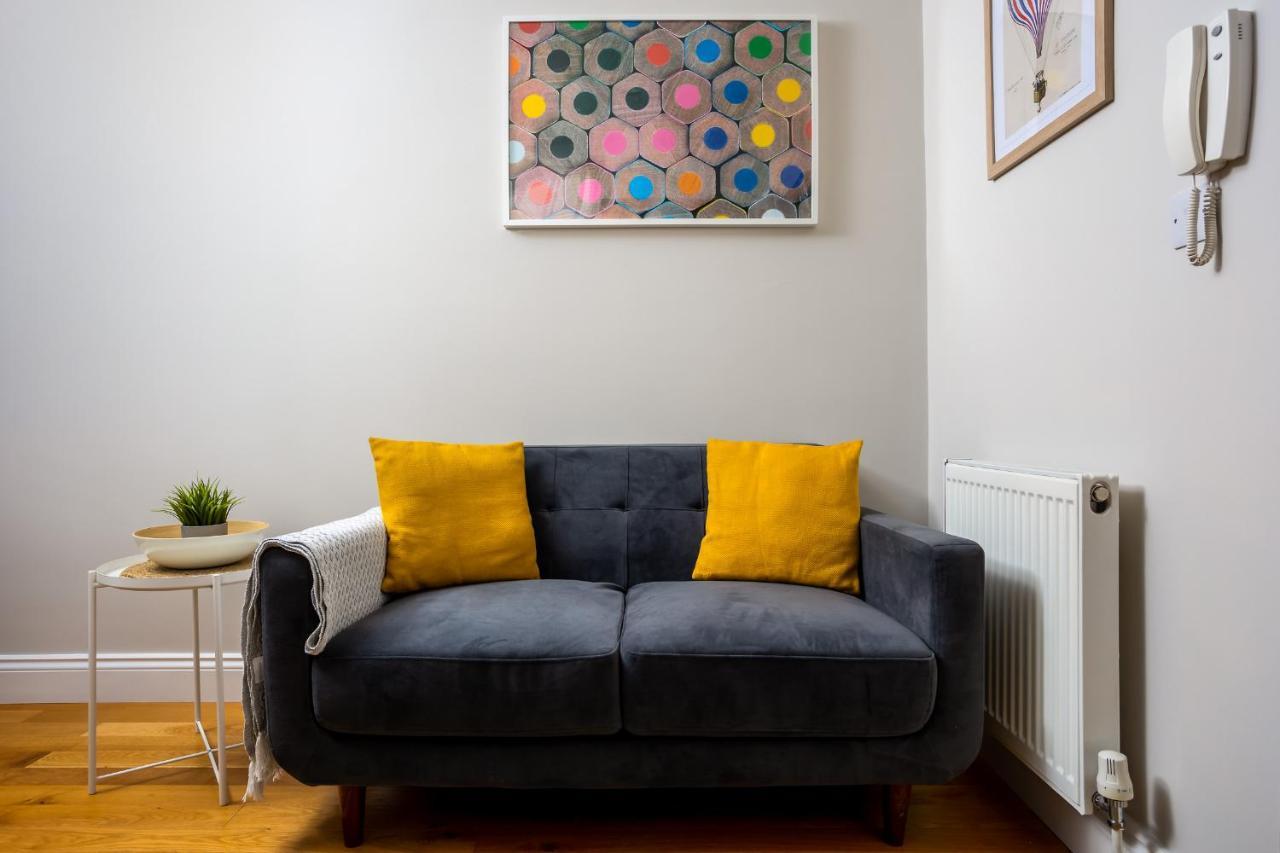 Contemporary Ground Floor Apartment - Town Centre With Parking! Cheltenham Buitenkant foto