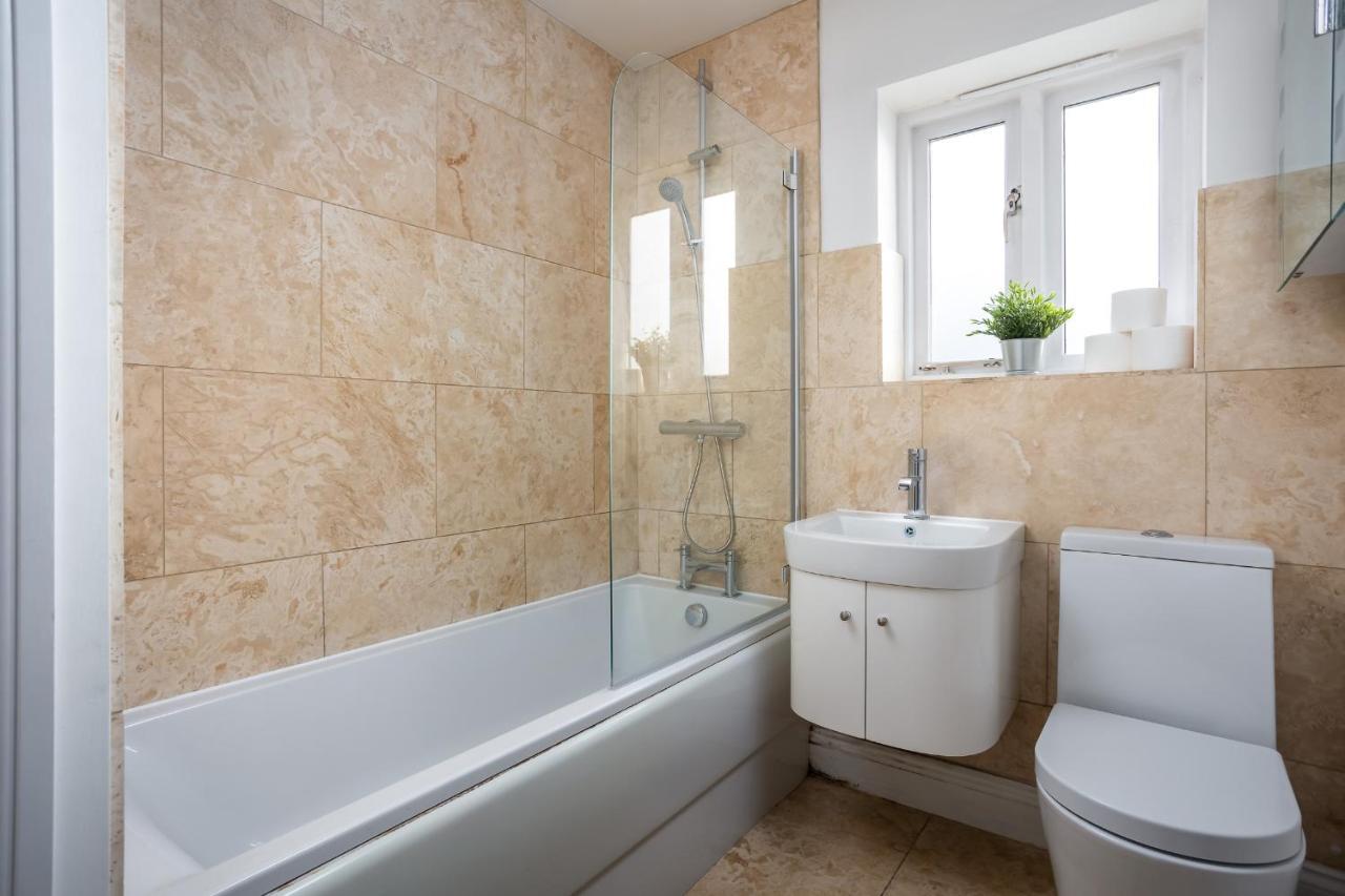 Contemporary Ground Floor Apartment - Town Centre With Parking! Cheltenham Buitenkant foto